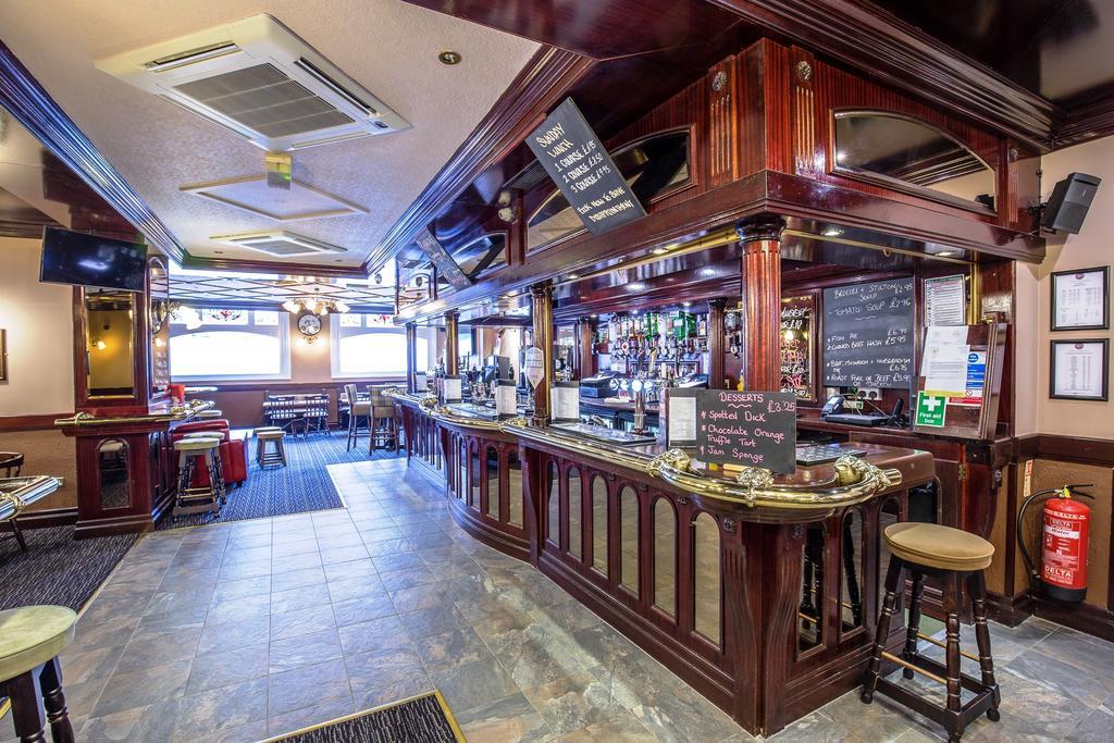 Globe Inn แทมเวิร์ธ ภายนอก รูปภาพ