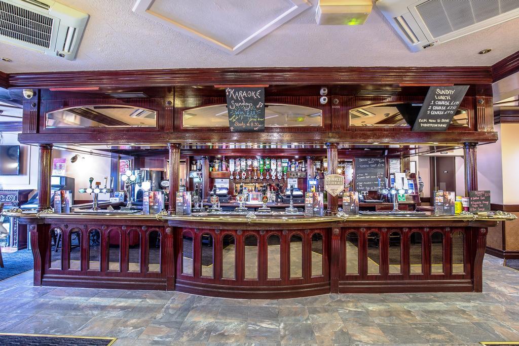 Globe Inn แทมเวิร์ธ ภายนอก รูปภาพ